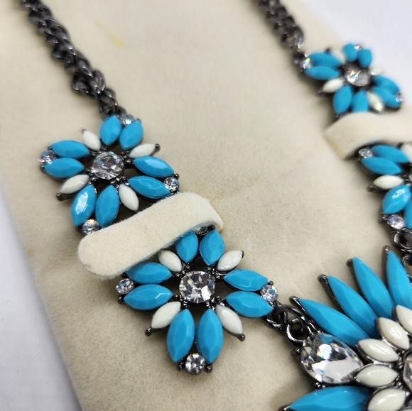 RETIRED Amrita Singh Victoria Crystal Necklace - Picture 4 of 5